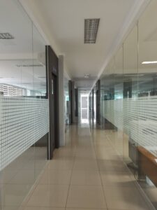 Partisi Kaca frameless